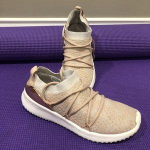 Adidas Cloud Foam Woman's Athletic Shoe